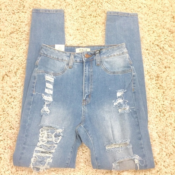 Aphrodite High-Rise Destructed Stretch Skinny Jean - Picture 12 of 16